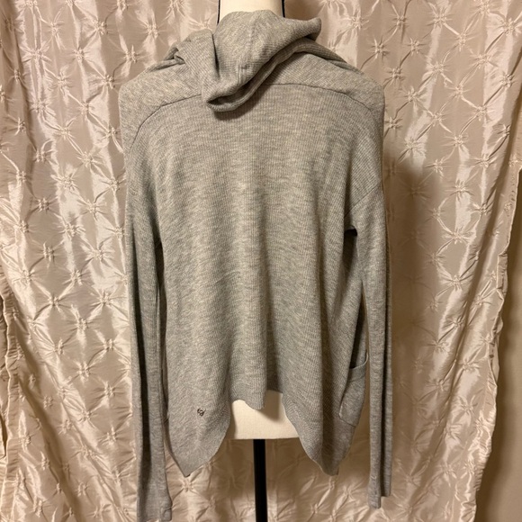 Lululemon Gray Cabin Yogi Wrap
Heathered Medium Grey Hooded Cardigan Sweater - Picture 4 of 13